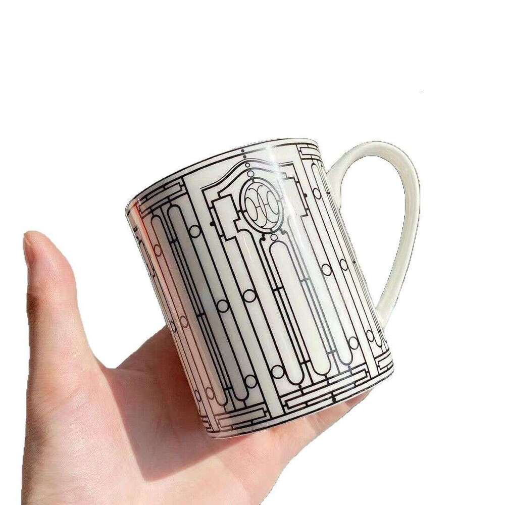 Personality Trendy Simple Ceramic Mug for Men and Women Milk Home Gift Water Cup Office Tea Cup