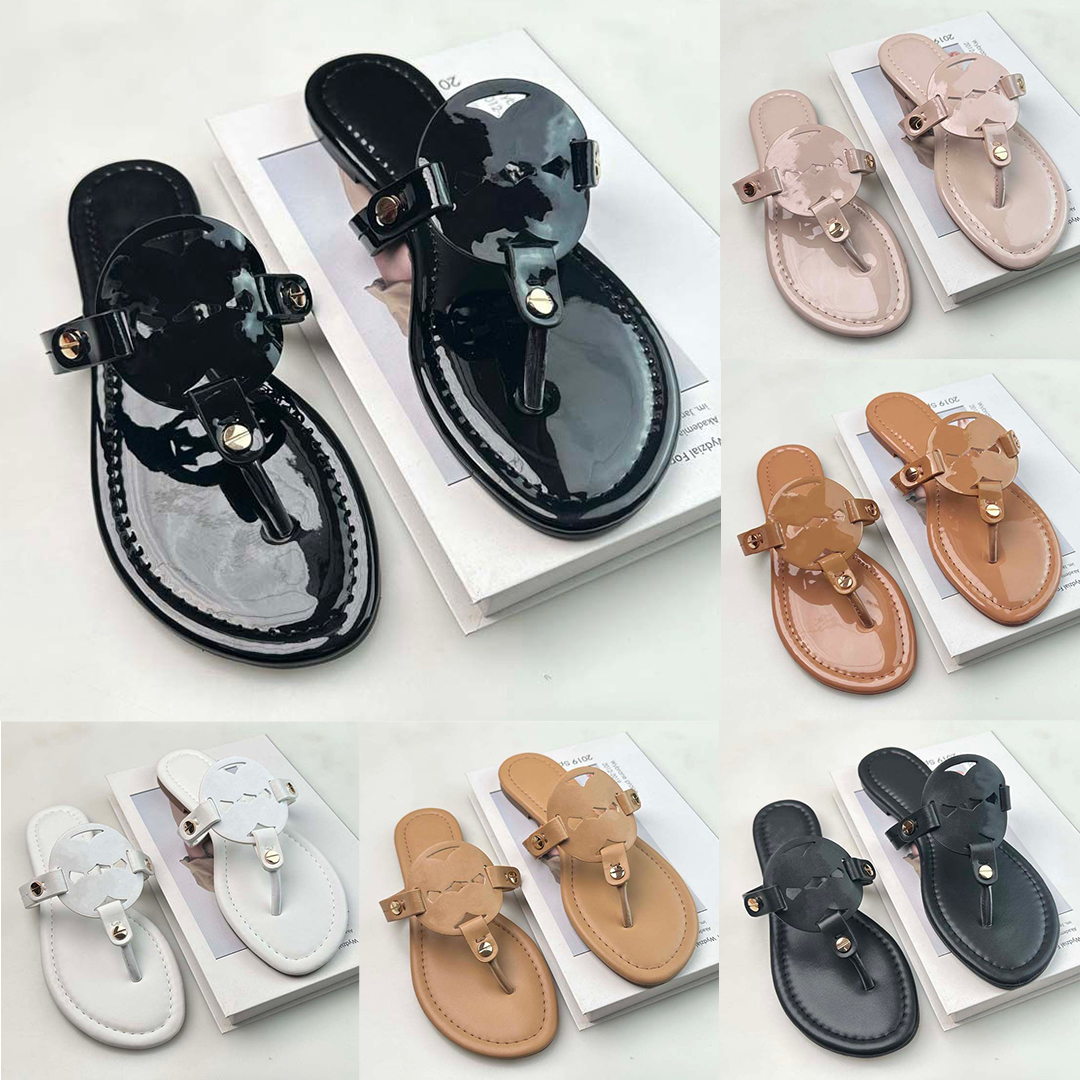 Designer sandals fashionable classic luxury clip on sandals flat sandals breathable and lightweight summer beach shoes comfortable flat shoes beach slippers