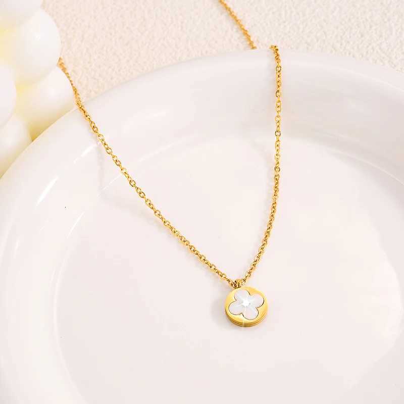 1pcs Fashionable And Simple Round White Shell Flower Pendant StainlESS Steel Non-Fading Necklace H260108