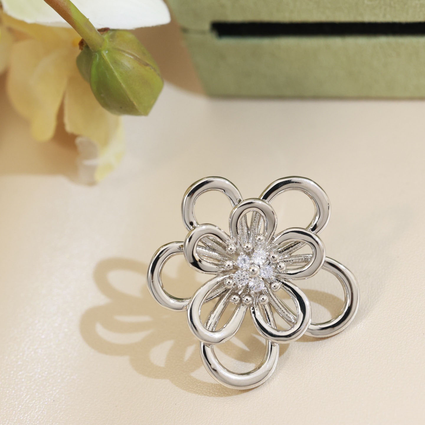 Fashion Luxury Hollow Camellia Ring Women's S925 Sterling Silver Fine Jewelry Popular Brands In Europe Party Shine 2026NEW RINGS