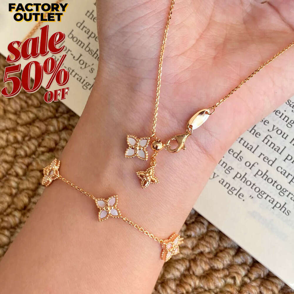 French Retro Old Money Style Four-Leaf Clover Bracelet Light Luxury Super Fairy Mini Pink Mother-of-Pearl Pendant Necklace for Women