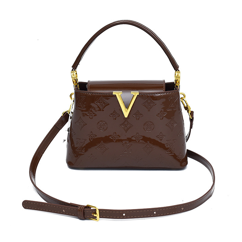 designer bag High-End for Women New Leather Large Capacity Commuter Bucket Handbag Light Luxury Shoulder Crossbody Bag