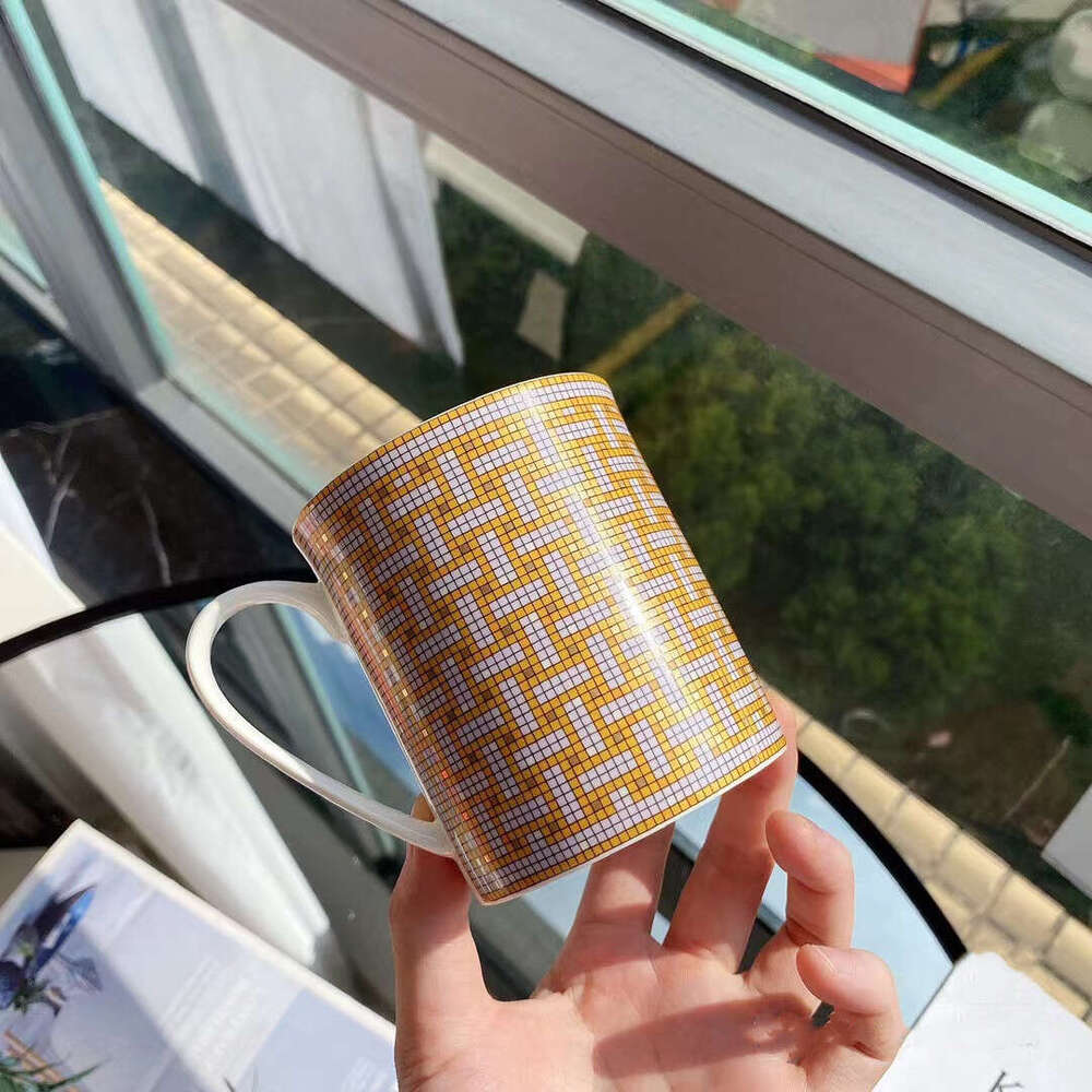 Personality Trendy Simple Ceramic Mug for Men and Women Milk Home Gift Water Cup Office Tea Cup