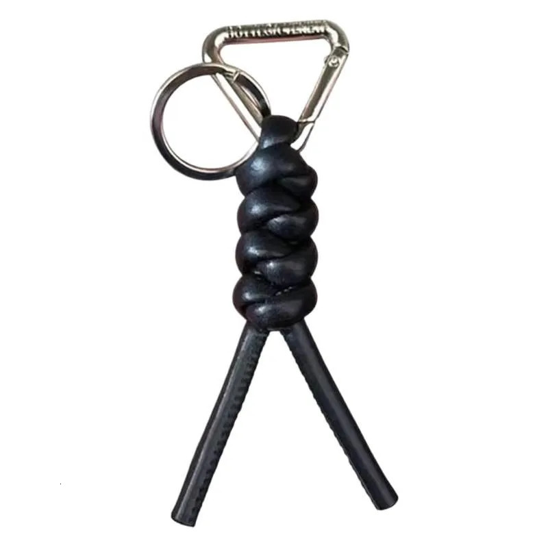 Car keychain genuine leather woven diamond knot bag hanging decoration keychain high-end key pendant 260107
