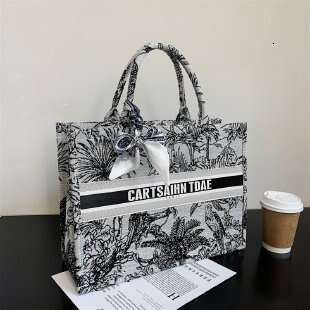 New Tote Pearl Chain Handbag Monet Garden Single Shoulder Crossbody Oil Painting Scarf Bag