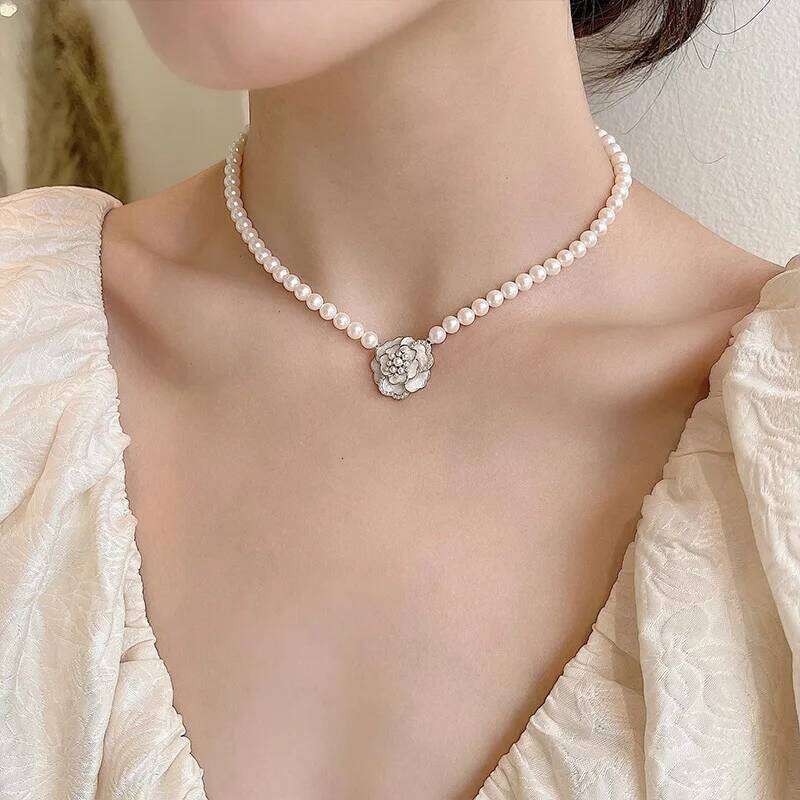 Vintage Elegant Black White Camellia Pearl Pendant for Women Korean Simple Flower Necklace Wedding Party Jewelry
