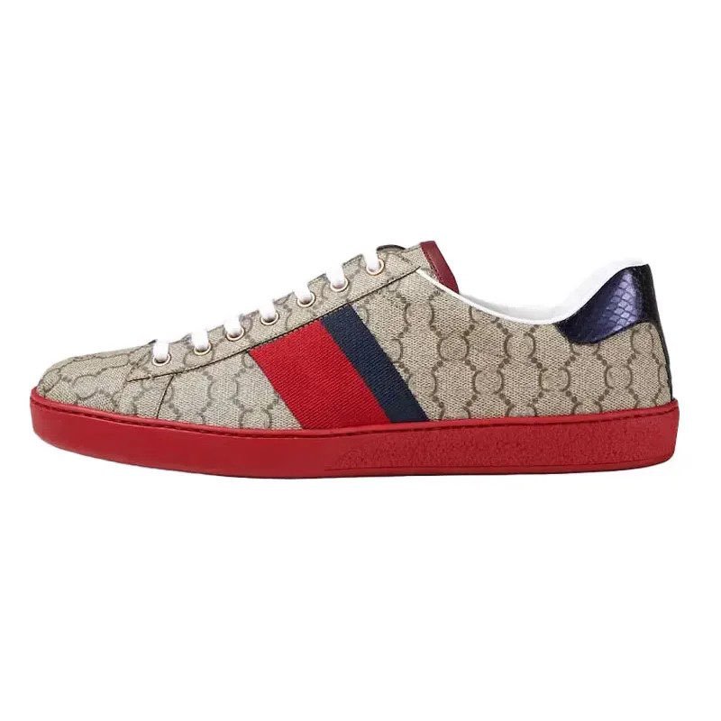 2026 high version of small white shoes men's and women's casual embroidery small bee sports couples all match board shoes juy00004