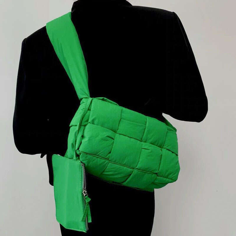 Totebag Shoulder ROSE NOIRE Sponge Down Woven Pillow New Niche High End Single Crossbody Tofu Small Square Bag