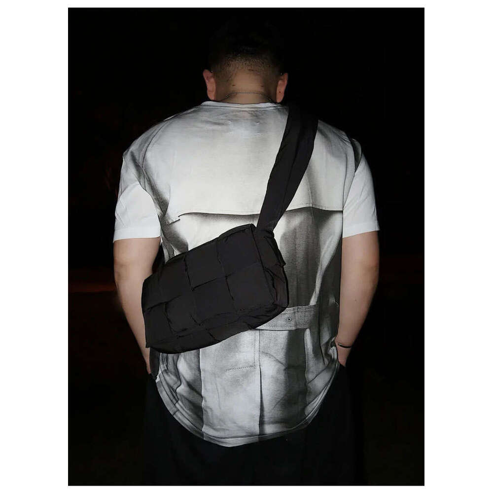 Totebag Shoulder ROSE NOIRE Sponge Down Woven Pillow New Niche High End Single Crossbody Tofu Small Square Bag