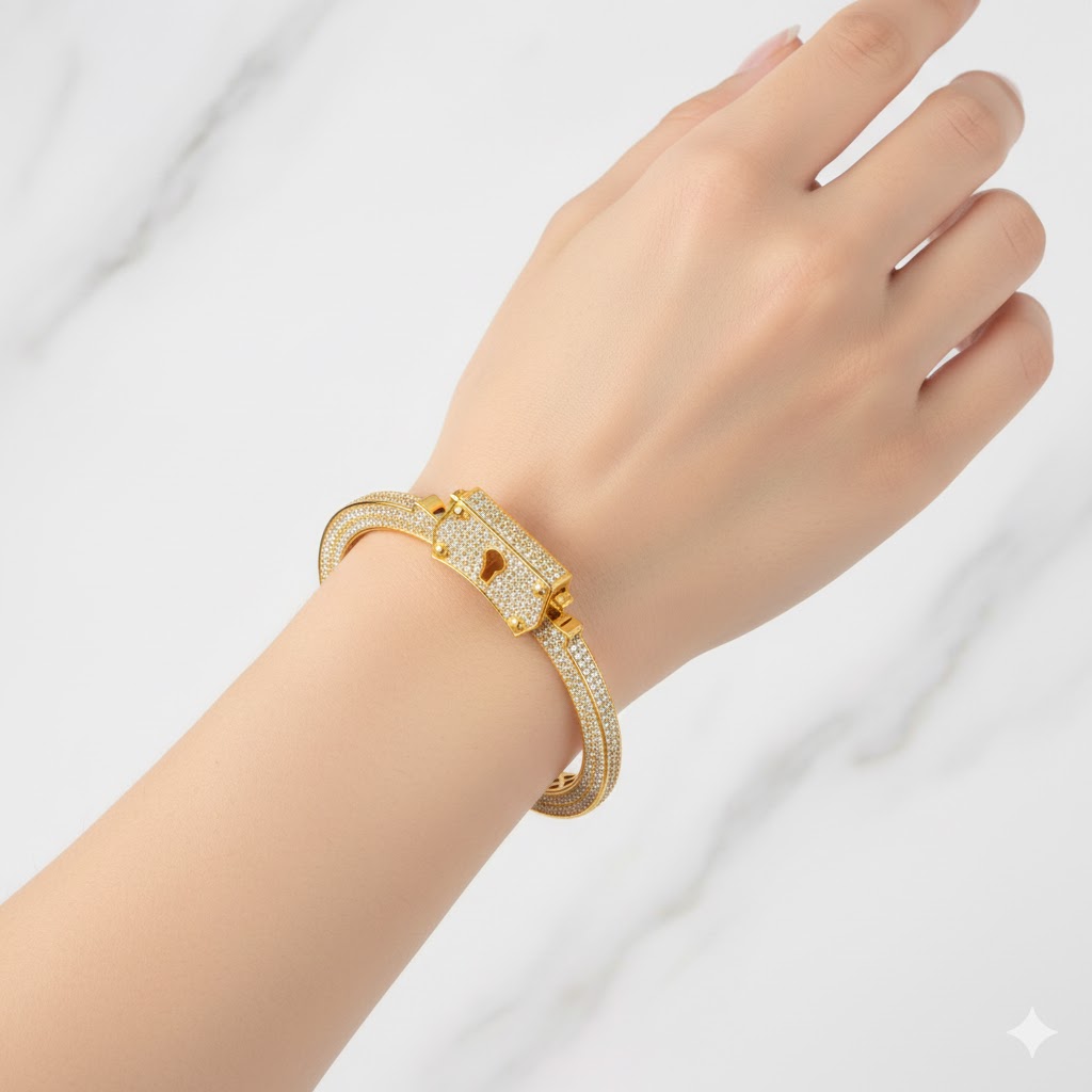 Bracelets Luxury Iced Out Handcuff Bracelet Synthetic diamonds Gold Silver Plated Crystal Pave Hinged Bangle Hip Hop Jewelry Bling Rhinestone Shackle 