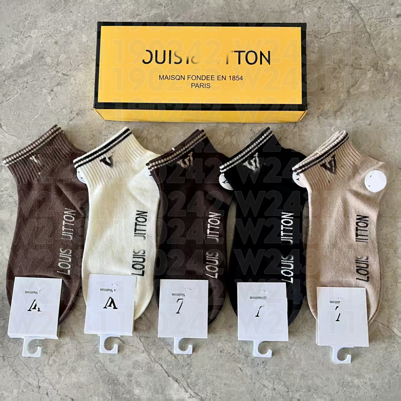 Men's Designer Sports Socks Sweat Absorbent Summer Breathable Soft Comfortable Sport Style Letter Printed One Sizes