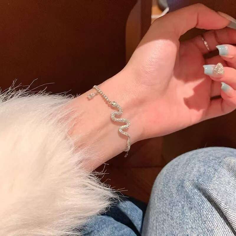 Snake-shaped Diamond-Studded Bracelet Designer Women's Bracelet Minimalist Fashion Accessory