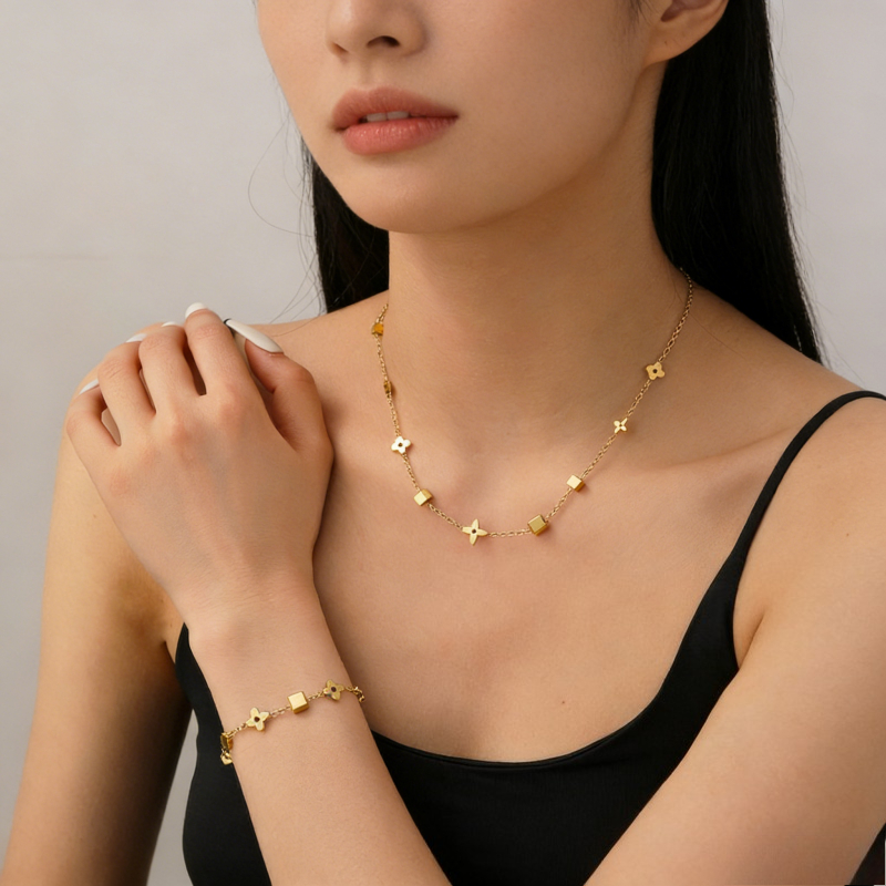 Elegant Geometric Four-Leaf Clover Necklace: Durable Titanium Steel Collarbone Chain Set - Stylish Women's Jewelry for Daily Party Wear