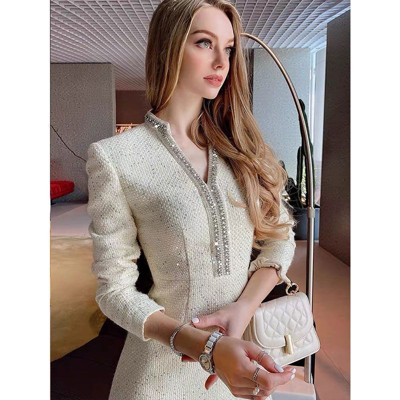 Light Luxury Urban High Social Small Fragrance Style Floral V-neck Women's Slim Fit Dress Autumn And Winter New Slim Fit Sequin Women's Dres