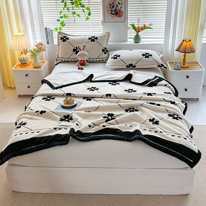 Black White Cationic Composite Ink Painting Multifunctional Summer Air Conditioning Nap Bedroom Throw & Blanket