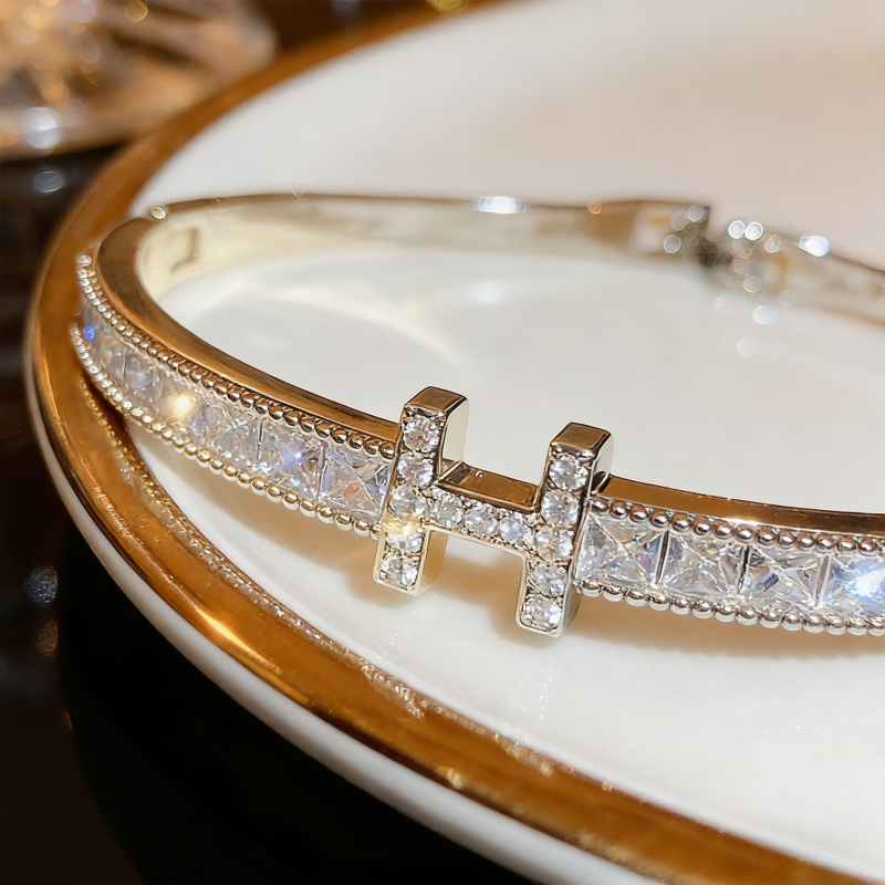 Jewelry Bracelet Gemstone Letter Buckle Bracelet High-end Temperament Bracelets Light Luxury Simple Style Versatile Decoration Suitable for Girls As A