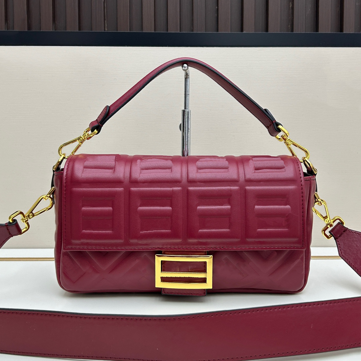 Fashion handbag embossed Leather baguette bag Luxurys Designer bag Womens CrossBody Canvas Shoulder bag men tote Mon Tresor bucket bag By The Way Soft mini Clutch bag