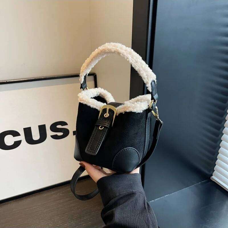 2025 Women's Bags Bucket Shoulder Autumn Winter Vintage Versatile Lamb Wool Handbag Elegant Fashion Crossbody Bag XJ260109