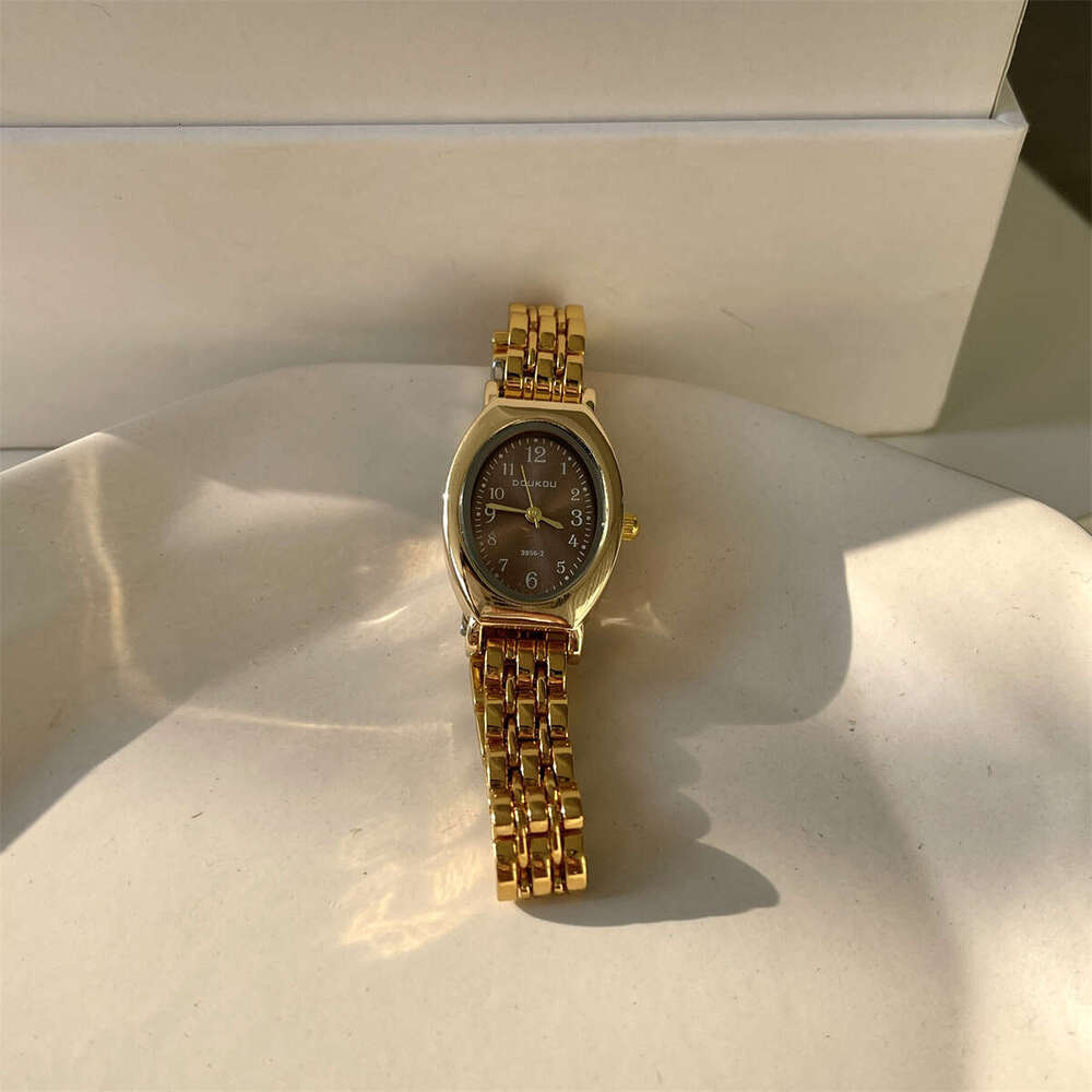 New Steel Band for Women, Vintage Style, Oval Niche Exquisite Quartz Women's Watch, Source Watch