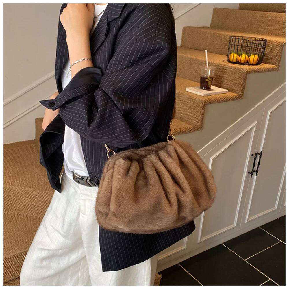 New Autumn Winter Imitation Mink Fur Pleated Cloud High-end Shoulder Crossbody Bag For Women Fashion Trend Plush Handbag XJ260109