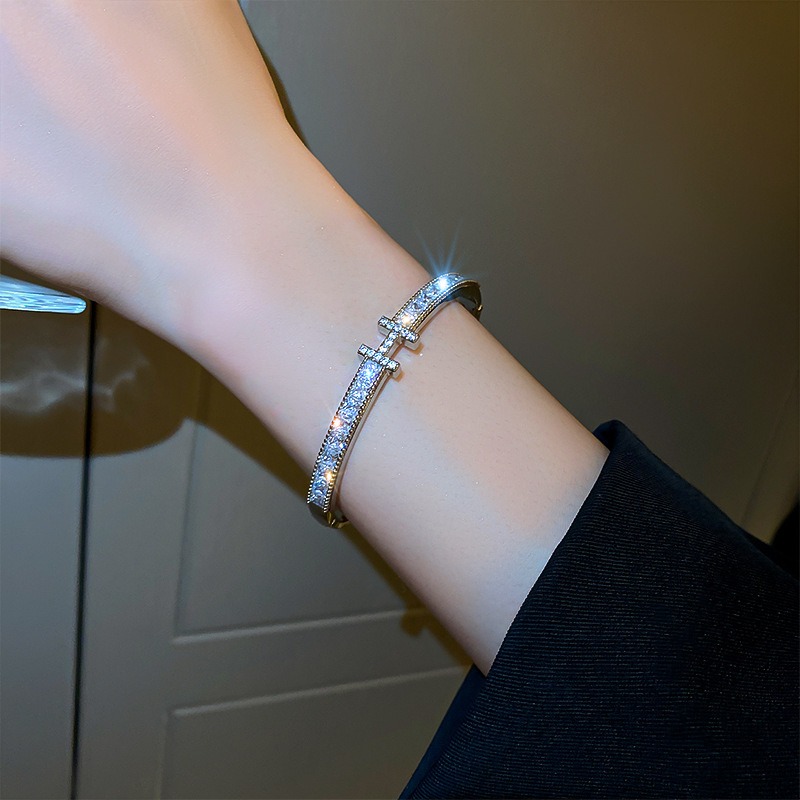 Jewelry Bracelet Gemstone Letter Buckle Bracelet High-end Temperament Bracelets Light Luxury Simple Style Versatile Decoration Suitable for Girls As A