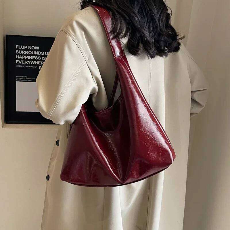 Korean Retro Tote 2024 New High-End Simple Commuter Armpit for Women Large Capacity Shoulder Bag XJ260109