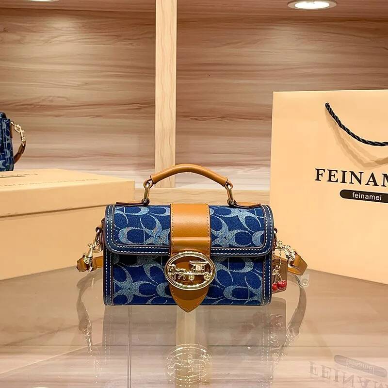 Bestseller Ladies' handbag, light luxury retro denim canvas fashionable 2025 new pillow bag, high-end single shoulder crossbody bag ddmybear