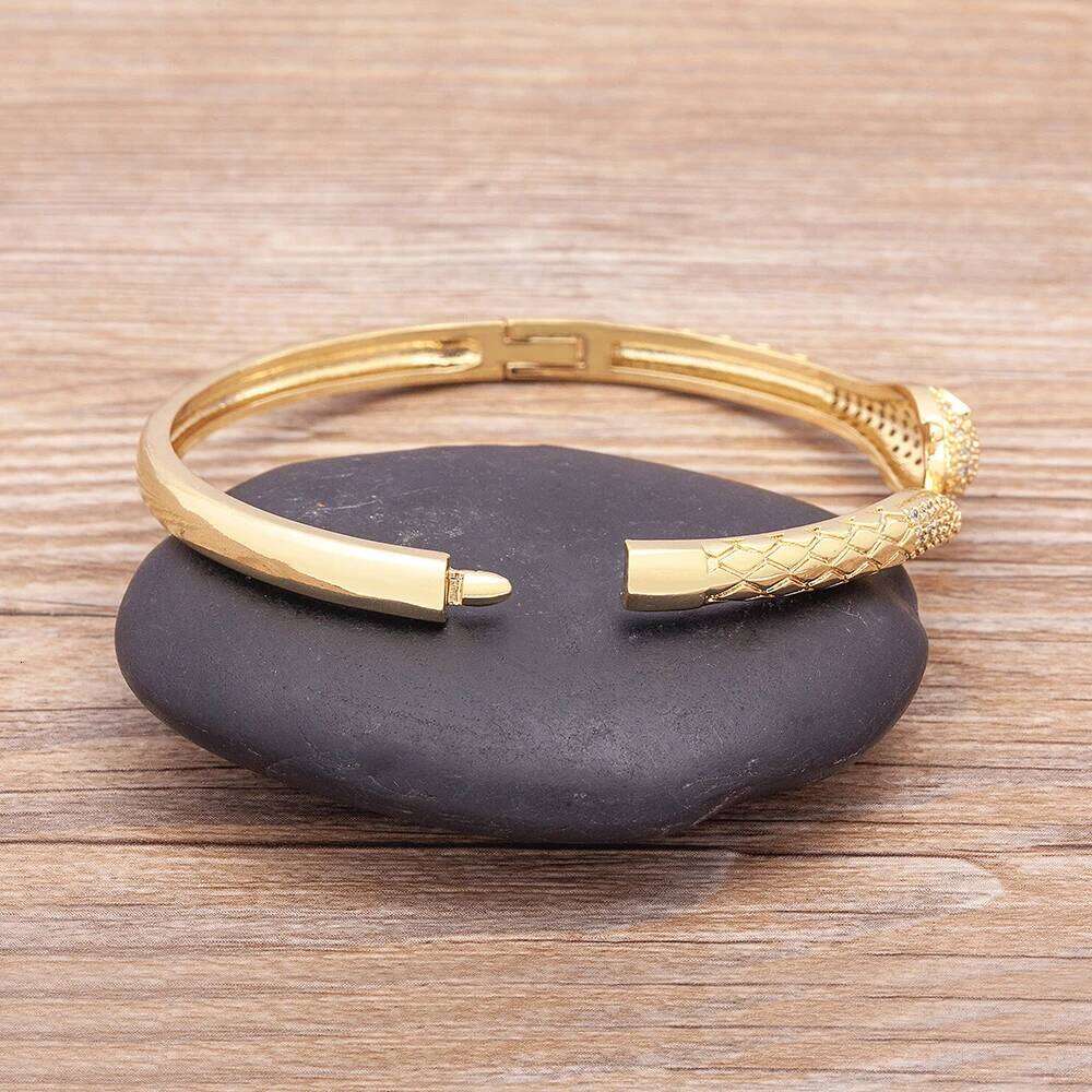 Jewellery Bangle Copper Cubic Zircon Adjustable Snake Cuff for Wedding Party and Formal Occasion Fine Jewelry Gift High Quality Textured Finish