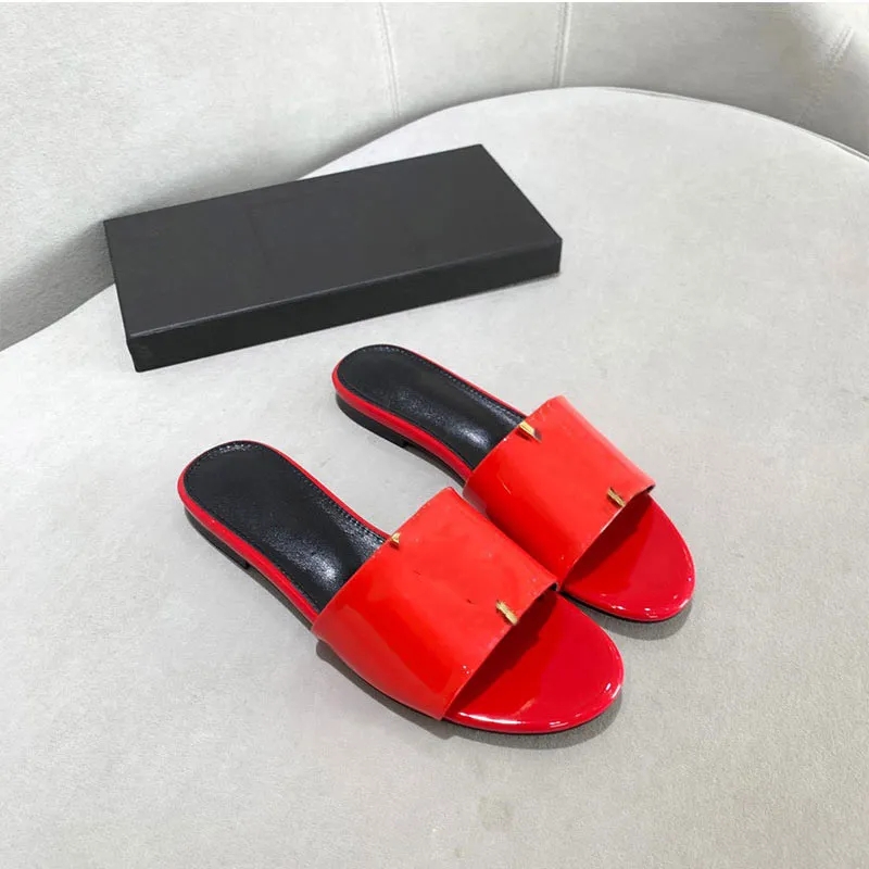 Designer Slipper women Flat Sandals Patent Leather With Gold letter flip-flops Rubber Sole With Web Strap Women Summer beach leisure Slippers size 35-42