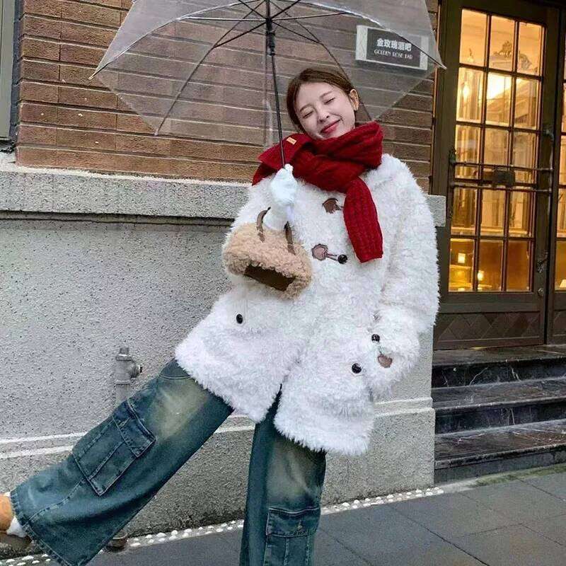 New Arrival Pillow Shaped Fashionable Lamb Fur Handbag Women's Crossbody Autumn Season Small Bag Versatile Design XJ260109