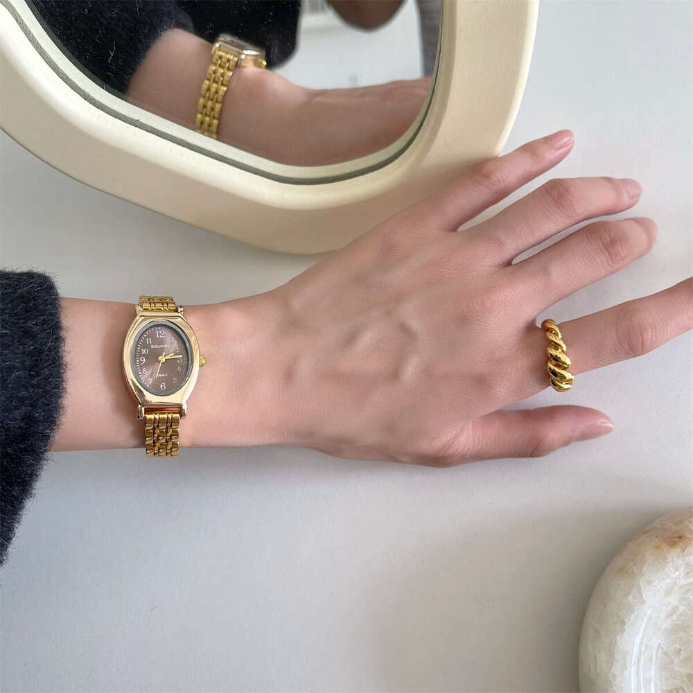 New Steel Band for Women, Vintage Style, Oval Niche Exquisite Quartz Women's Watch, Source Watch