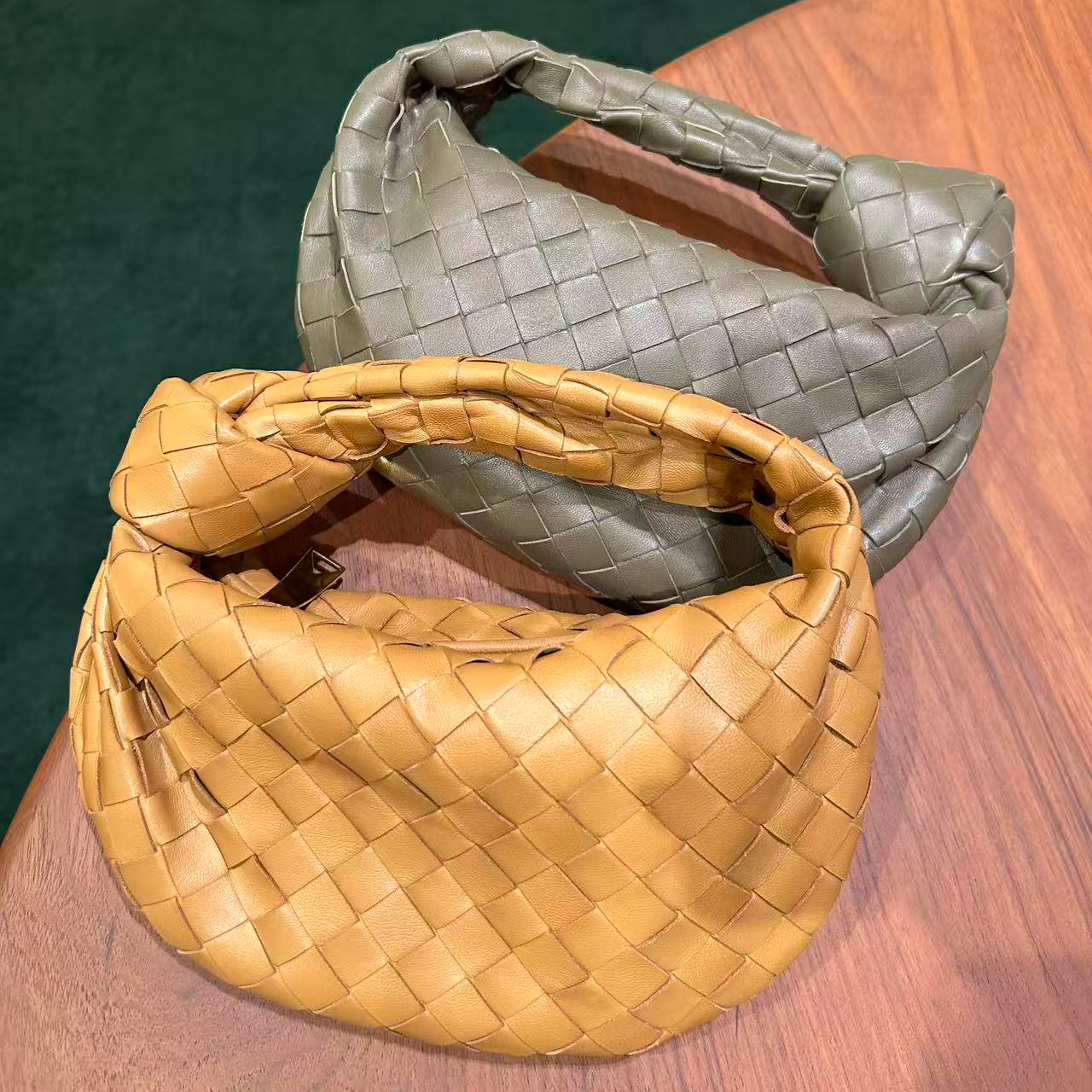 Luxury Designer bags woven Mini Jodie handbag tote bag Womens mens weave Leather pouch Clutch Bags fashion crossbody Shoulder Bag Lady Bang Bang Makeup Bag Purses