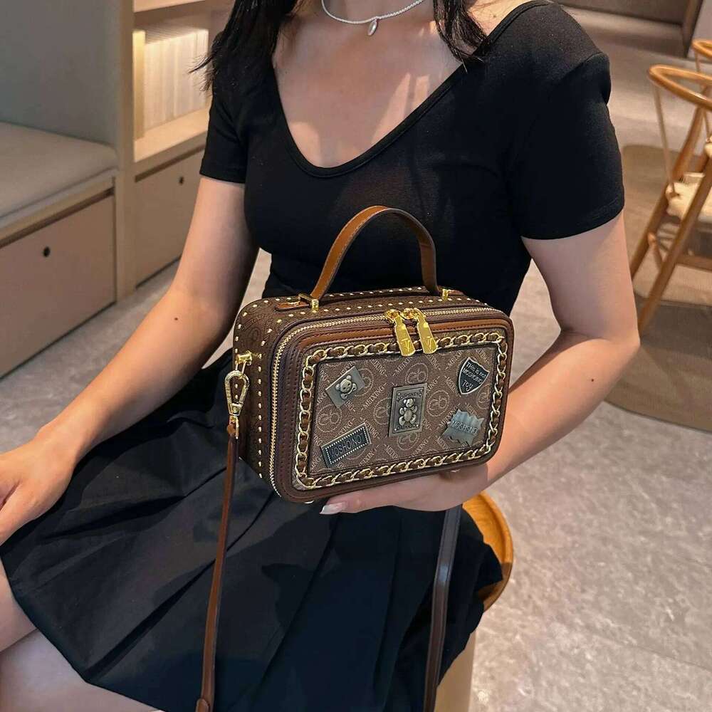 European American retro badge box new versatile color blocking single shoulder crossbody bag, trendy and popular XJ260109