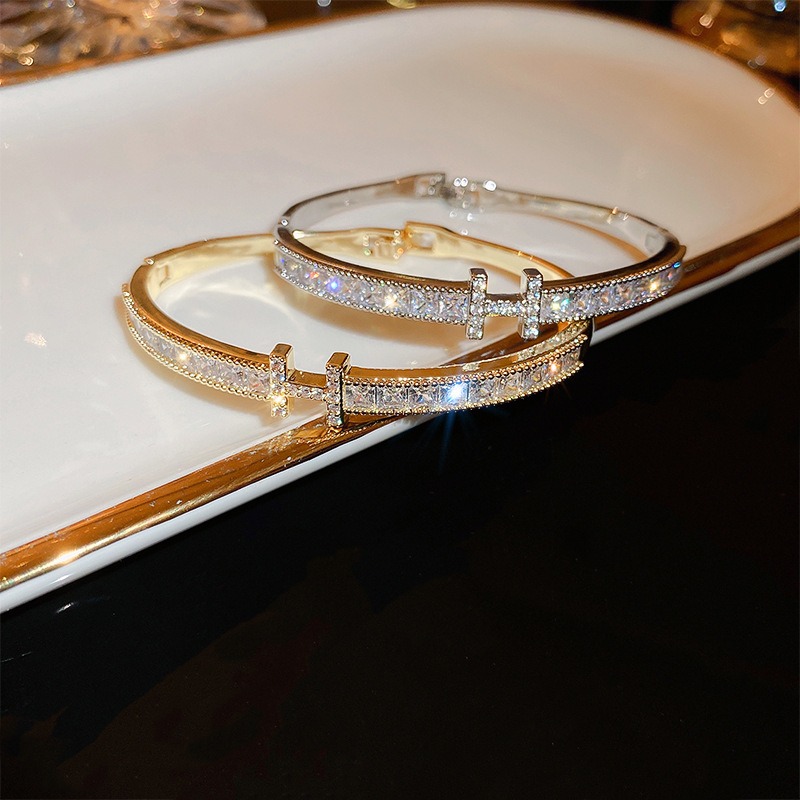 Jewelry Bracelet Gemstone Letter Buckle Bracelet High-end Temperament Bracelets Light Luxury Simple Style Versatile Decoration Suitable for Girls As A