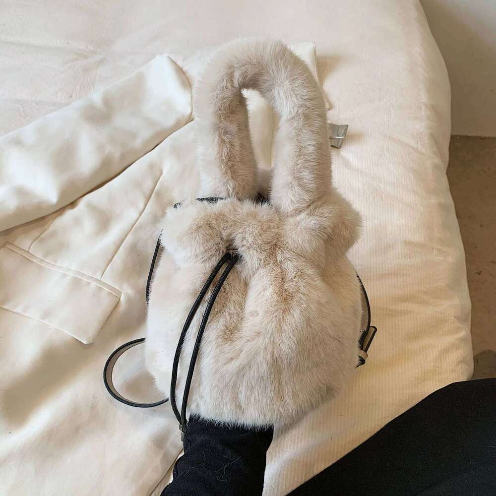 Fashion Handbags Casual Women Dress Up Autumn And Winter New Versatile Plush Bucket Girls Single Shoulder Crossbody Bag XJ260109