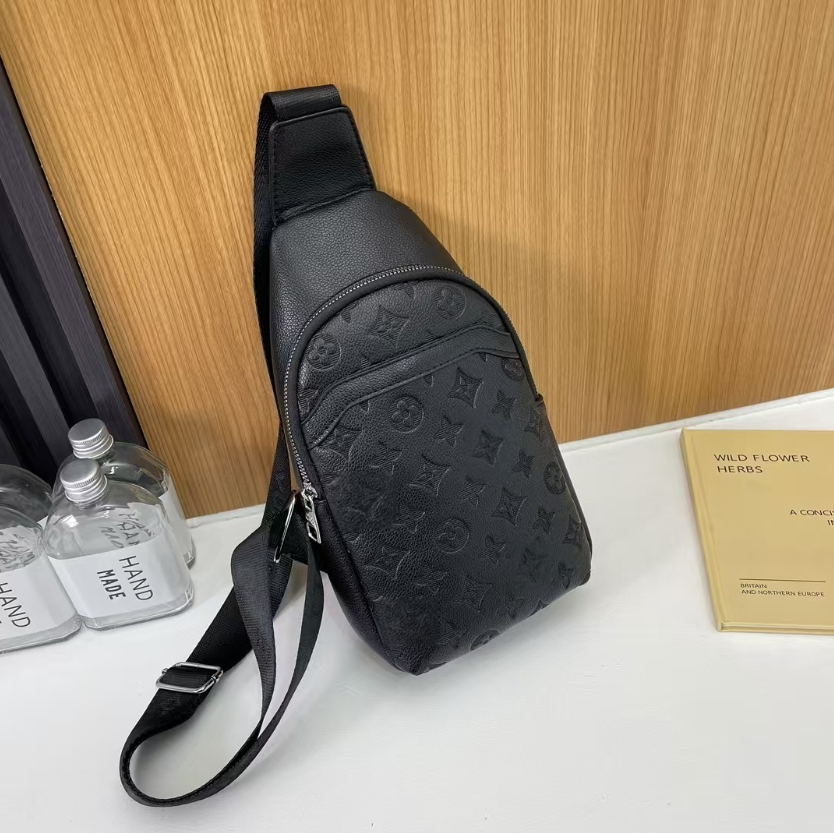 chest bag Designer Crossbody Bumbag Chest pack Adjustable strap Shoulder Set Leather waist bags multi purpose satchel Men women Avenue Sling Bag