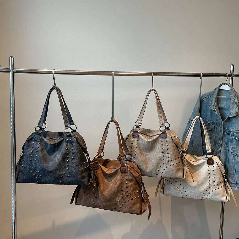 Autumn/Winter Retro Commuter Single Shoulder for Women 2025 New Rivet Tote Bag Large Capacity Travel Handbag XJ260109