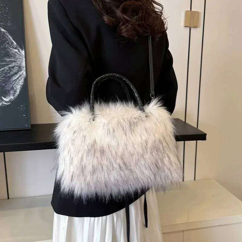 Plush Velvet Sweet Crossbody for Women Elegant Cute High-end Tote Autumn and Winter 2025 New Versatile Shoulder Bag XJ260109
