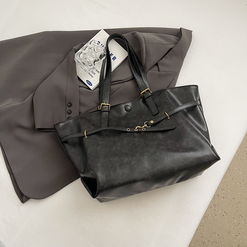 Casual Commuting Large Capacity Bag Womens 2024 New Trendy Autumn and Winter Versatile Shoulder Bag Handheld Tote Bag