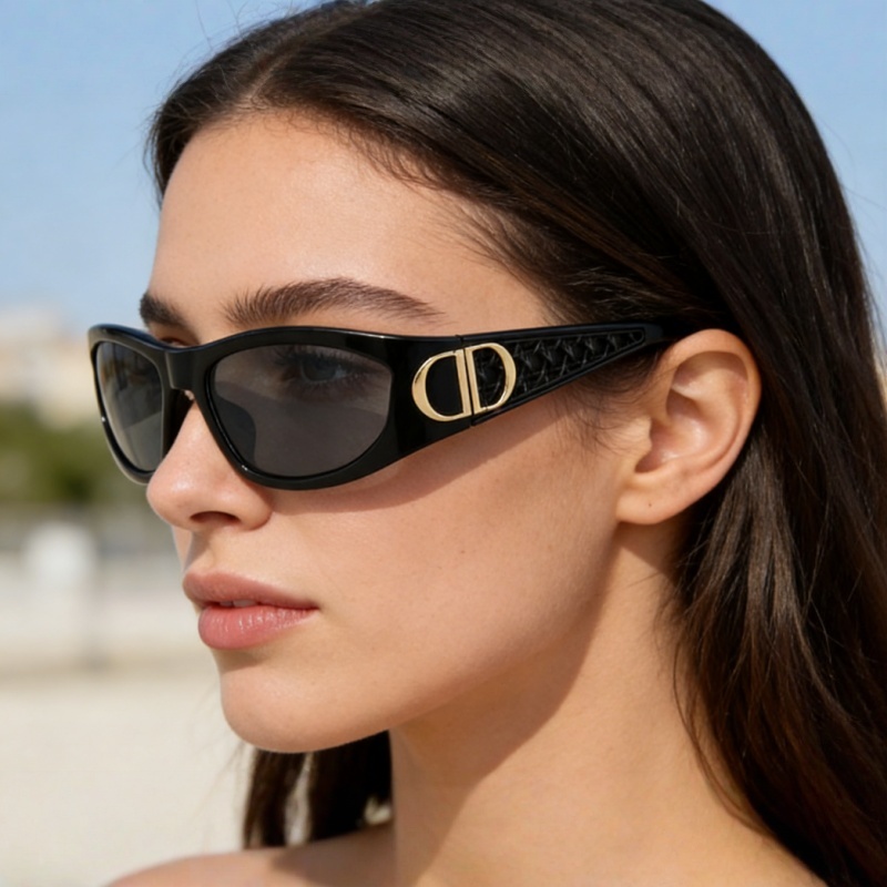 Women's Retro Cat Eye Sunglasses with Double D Metal Logo - Black Trendy UV400 Sun Glasses for Summer