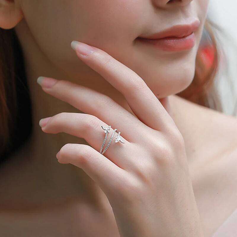 Exquisite Butterfly Rings for Women Luxury Inlaid Bling Cubic Zirconia Temperament Female Accessory Fashion Jewelry