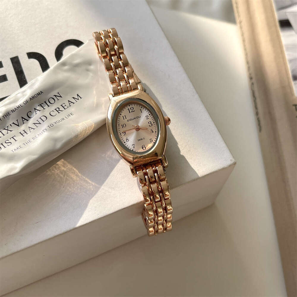 New Steel Band for Women, Vintage Style, Oval Niche Exquisite Quartz Women's Watch, Source Watch