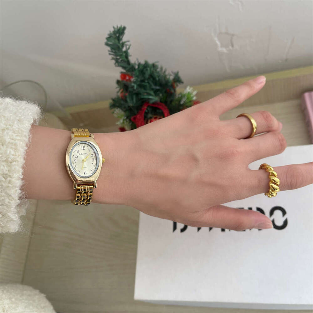 New Steel Band for Women, Vintage Style, Oval Niche Exquisite Quartz Women's Watch, Source Watch