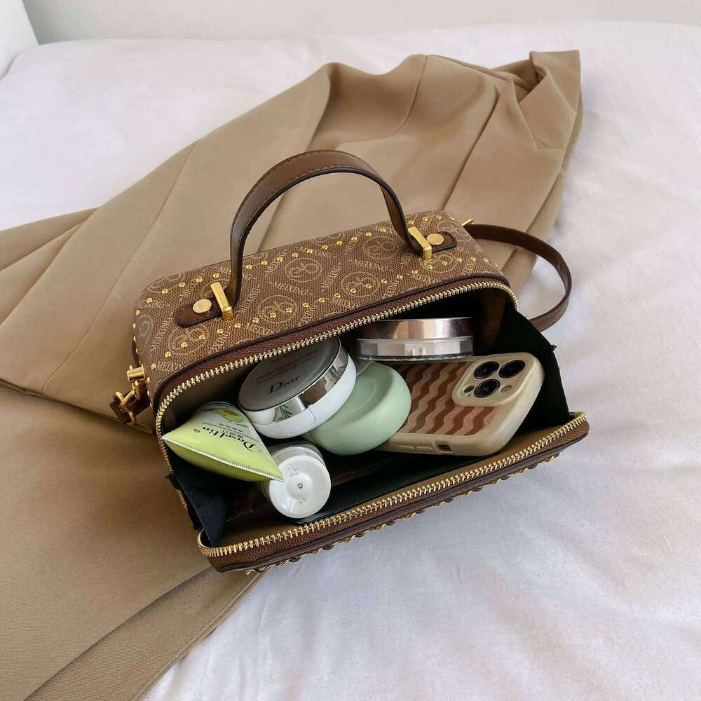 European American retro badge box new versatile color blocking single shoulder crossbody bag, trendy and popular XJ260109