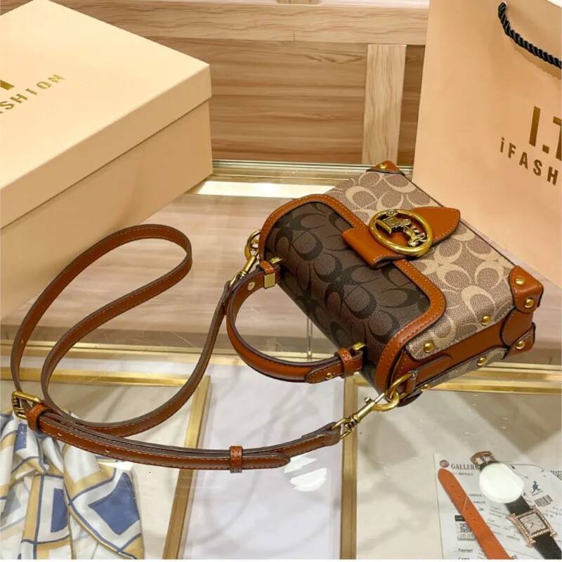 Bestseller New minimalist and fashionable small handbag, contrasting color women's high-end carriage crossbody bag, portable box bag ddmybear