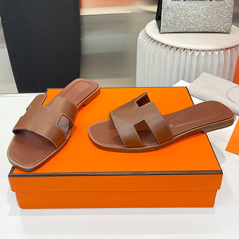 Fashion Designer Oran sandals Natural leather sole Flat Heel Comfortable sandals slippers smooth calfskin womens vacation smooth sandals