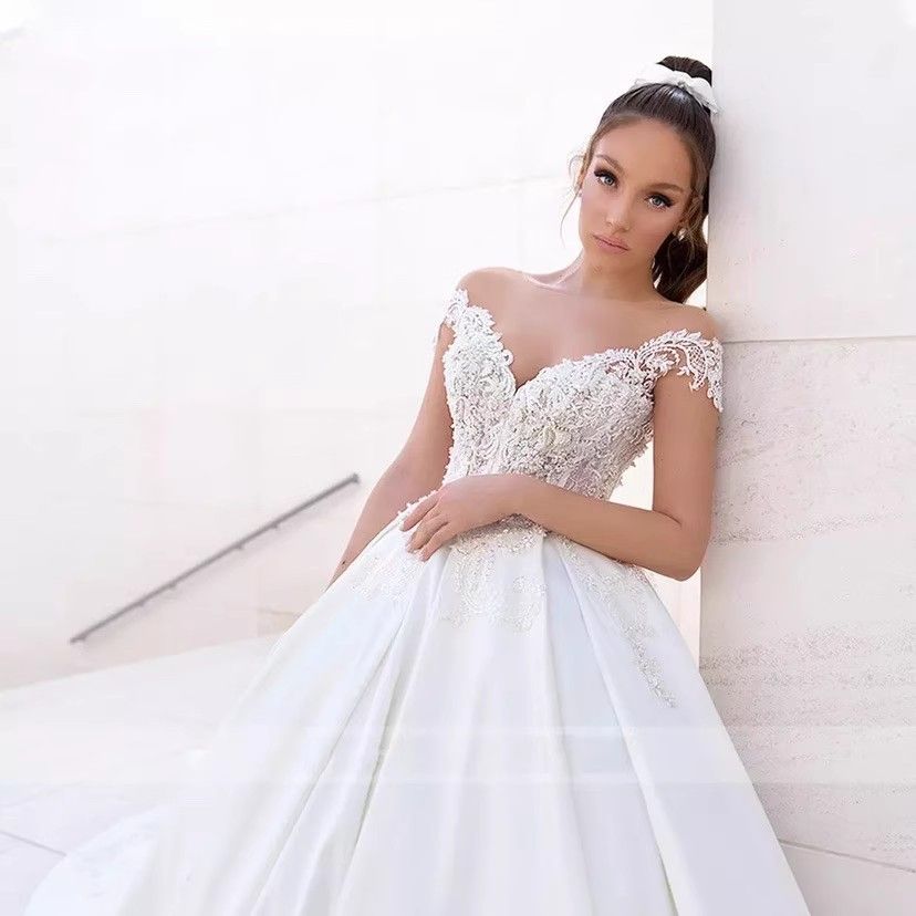 Princess Ball Gown Wedding Dresses Bridal Gowns Off Shoulder Satin Sleeveless Appliques Sequins Sweeptrain Plus Size Robe De Mariee Custom J09 B0312
