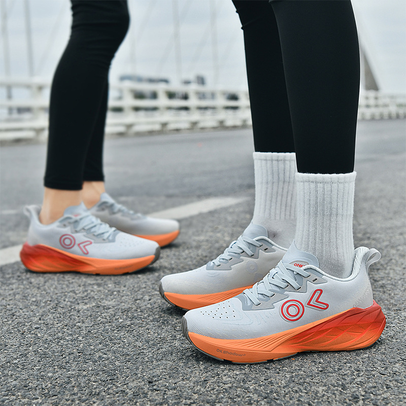 ONKE Free delivery sneakers Sports shoes for men and women lightweight breathable anti slip wear-resistant running shoes