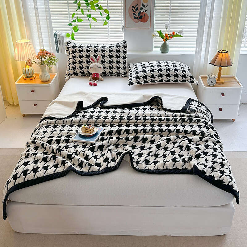 Black White Cationic Composite Ink Painting Multifunctional Summer Air Conditioning Nap Bedroom Throw & Blanket