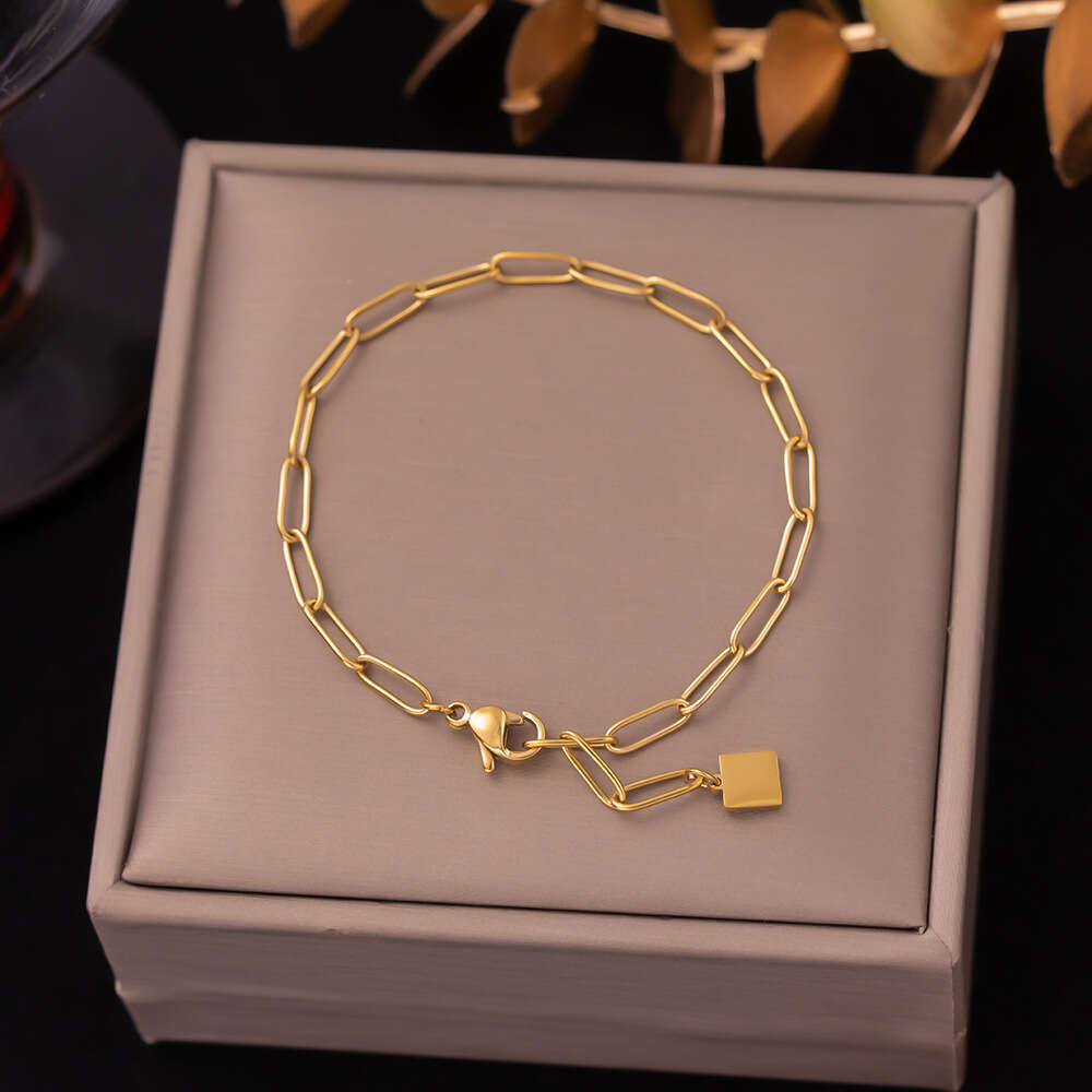 New Fashion Commuter Titanium Steel Bracelet For Women, Light Luxury Korean Non-Fading Couple Bracelet, Spring Women's Wholesale